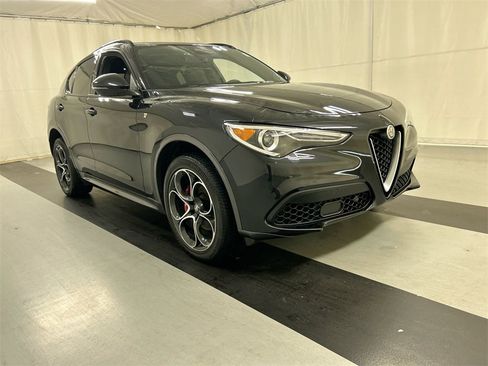 Used 2023 Alfa Romeo Stelvio Ti image 1