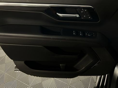 Used 2025 Chevrolet Tahoe RST image 23
