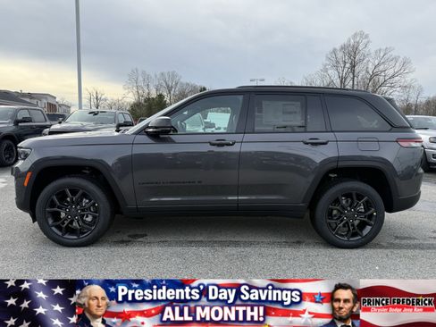 New 2025 Jeep Grand Cherokee Limited image 6