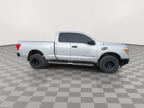 Used 2017 Nissan Titan S AWD/4WD image 9