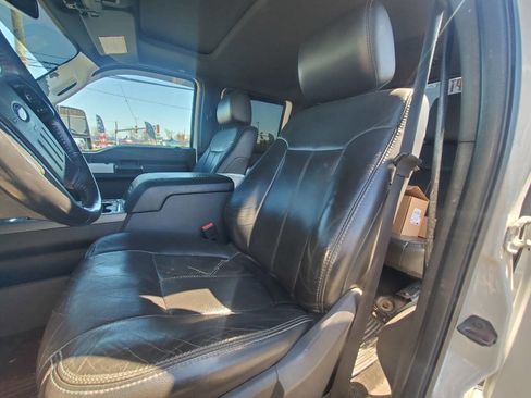 Used 2012 Ford F250 Lariat w/ Lariat Interior Pkg image 4