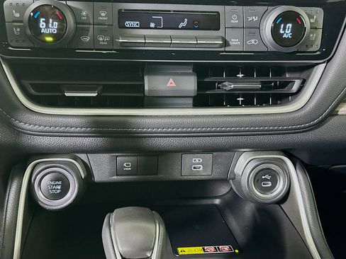 Used 2024 Toyota Grand Highlander Platinum image 23