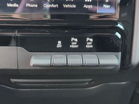 Used 2025 RAM 1500 Laramie image 17