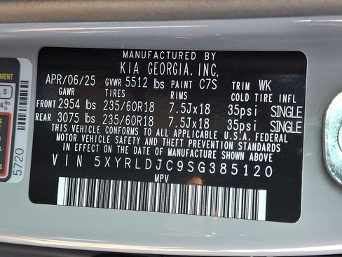 Certified 2025 Kia Sorento S image 28