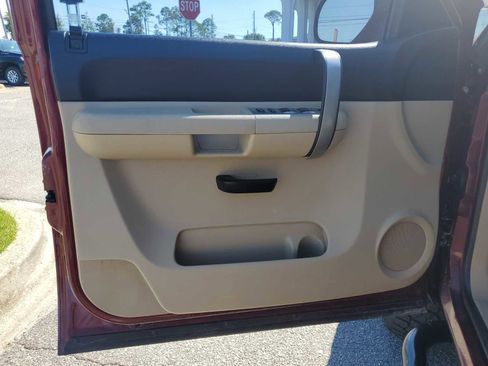 Used 2008 GMC Sierra 2500 SLE w/ Z71 Off-Road Package image 15