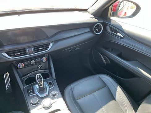 Used 2023 Alfa Romeo Stelvio Sprint image 14
