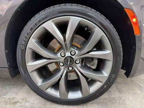 Used 2016 Chrysler 200 S FWD image 11