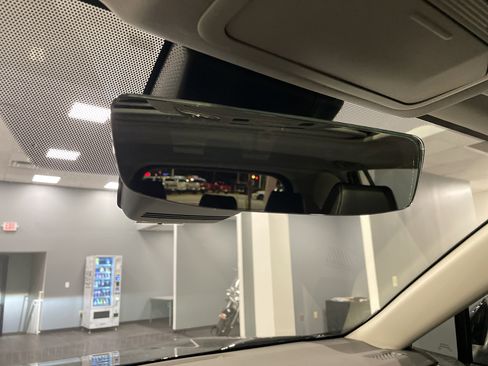 Used 2025 Toyota RAV4 XLE image 29