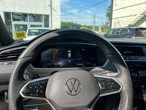 Used 2024 Volkswagen Tiguan SE R-Line AWD/4WD image 12