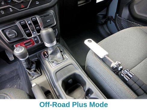 New 2025 Jeep Gladiator Willys image 24