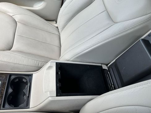 Used 2008 Cadillac DTS FWD image 57