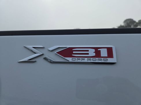 Used 2025 GMC Sierra 2500 SLE w/ SLE Value Package; image 14