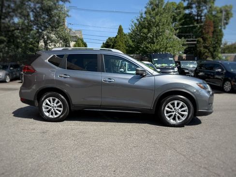Used 2018 Nissan Rogue SV w/ Premium Package AWD/4WD image 4