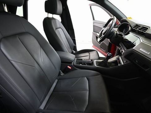 Used 2024 Audi Q3 2.0T Premium image 26