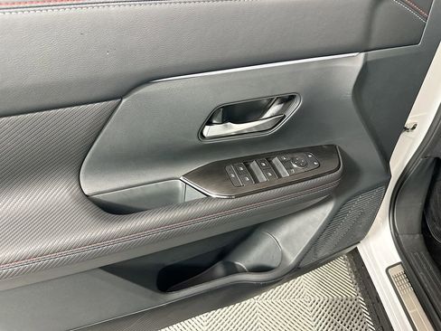 New 2026 Nissan Kicks SR w/ SR Premium Package image 9