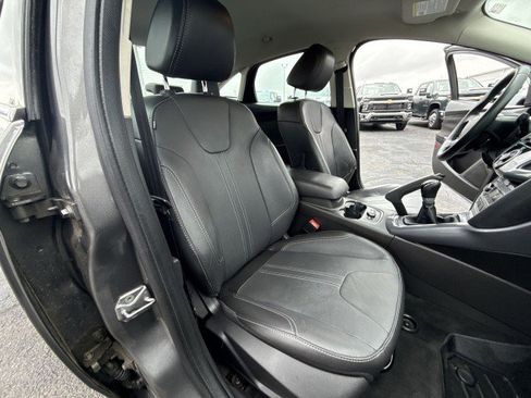 Used 2013 Ford Focus Titanium w/ Titanium Handling Pkg image 24