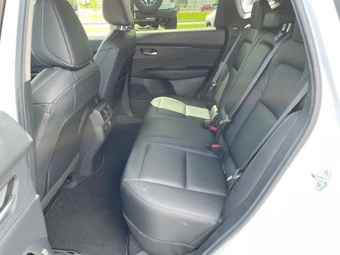 Used 2025 Nissan Murano SV FWD image 15