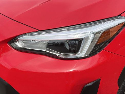 Certified 2022 Subaru Crosstrek 2.5i Limited w/ Moonroof Package 2 image 8