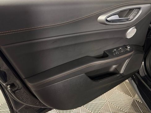 Used 2025 Alfa Romeo Giulia AWD image 26