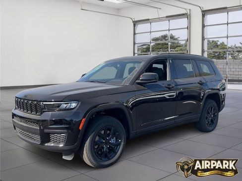 New 2025 Jeep Grand Cherokee L Laredo image 5