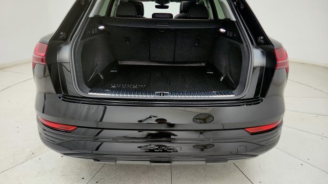 Used 2024 Audi Q8 e-tron Premium AWD/4WD image 28