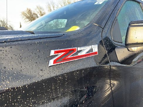 Used 2022 Chevrolet Silverado 1500 LT Trail Boss w/ LPO, Dark Essentials Package image 8