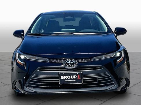 Used 2023 Toyota Corolla LE FWD image 4