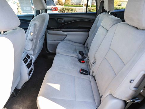 Certified 2020 Honda Pilot LX image 9