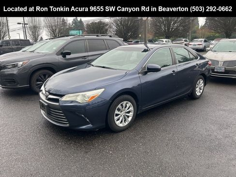 Used 2016 Toyota Camry LE image 7