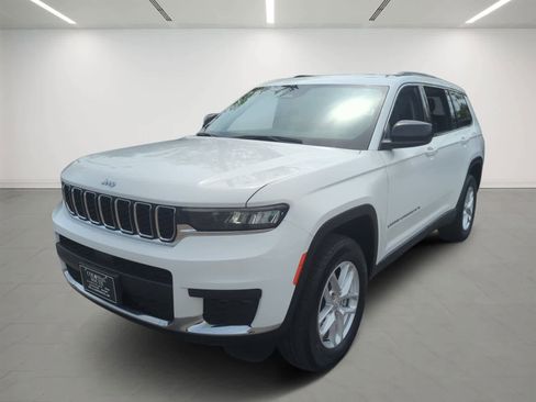 Used 2023 Jeep Grand Cherokee L Laredo w/ Luxury Tech Group I AWD/4WD image 2
