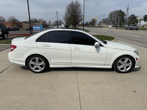Used 2011 Mercedes-Benz C 300 SPORT 4MATIC image 4