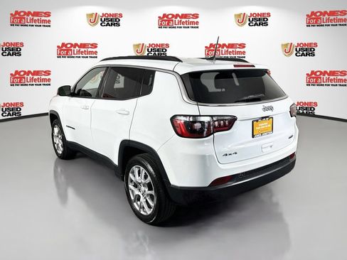 Used 2023 Jeep Compass Latitude AWD/4WD image 2