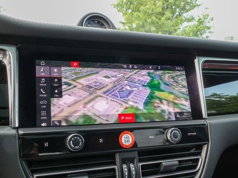 Certified 2026 Porsche Macan AWD/4WD image 49