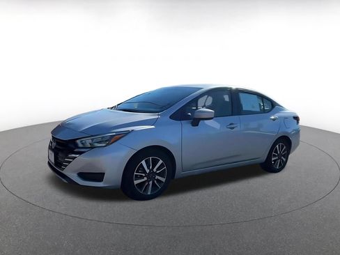 Used 2025 Nissan Versa SV FWD image 7