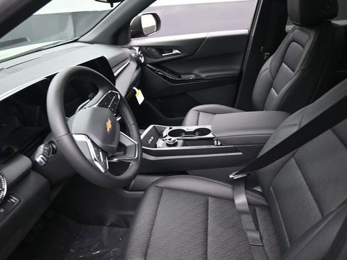 New 2026 Chevrolet Equinox LT w/ Convenience Package II FWD image 8