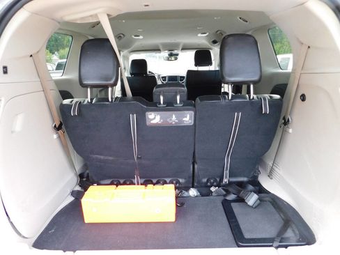 Used 2021 Chrysler Voyager Lxi w/ Cold Weather Group image 18