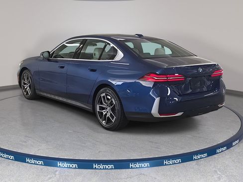 Used 2026 BMW 530i w/ Premium Package RWD image 9