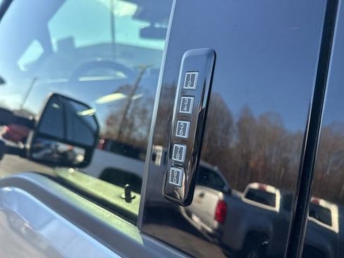 Used 2024 Ford F250 Lariat w/ FX4 Off-Road Package image 11