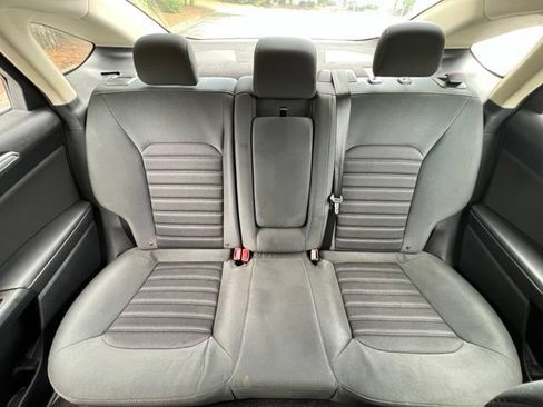Used 2018 Ford Fusion SE FWD image 24