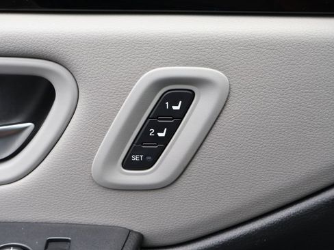 Used 2025 Honda Pilot EX-L image 38