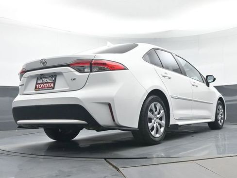 Certified 2022 Toyota Corolla LE image 28