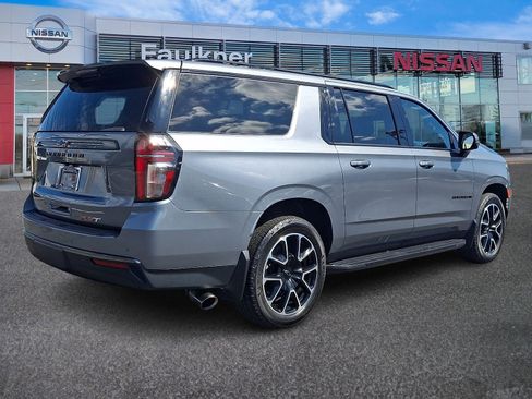Used 2022 Chevrolet Suburban RST w/ Luxury Package AWD/4WD image 6