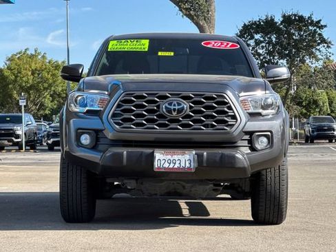 Used 2021 Toyota Tacoma TRD Off-Road w/ Technology Package RWD image 12