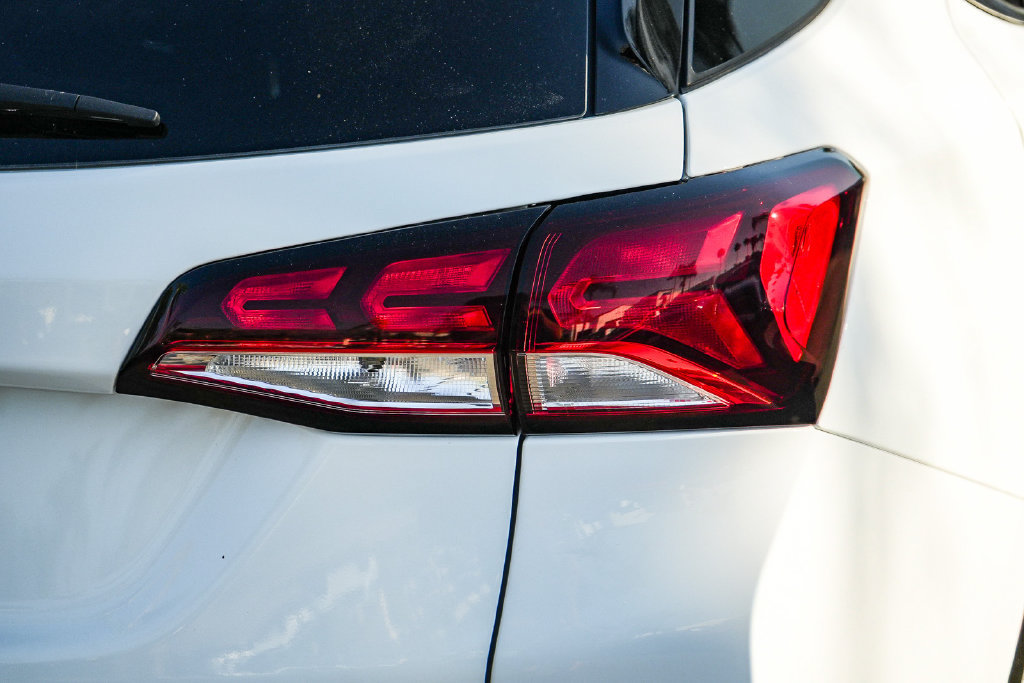 Used 2023 Chevrolet Equinox LT AWD/4WD image 7