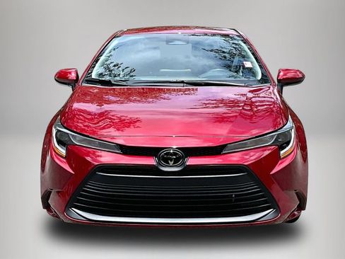 Used 2025 Toyota Corolla LE FWD image 3