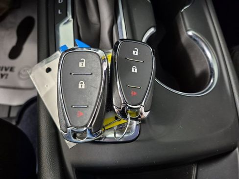 Used 2023 Chevrolet Equinox LT w/ LPO, Floor Liner Package image 28