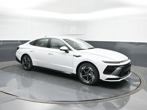New 2026 Hyundai Sonata SEL FWD image 7
