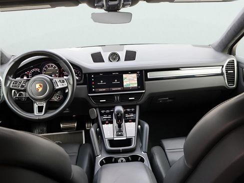 Certified 2023 Porsche Cayenne Turbo S AWD/4WD image 20