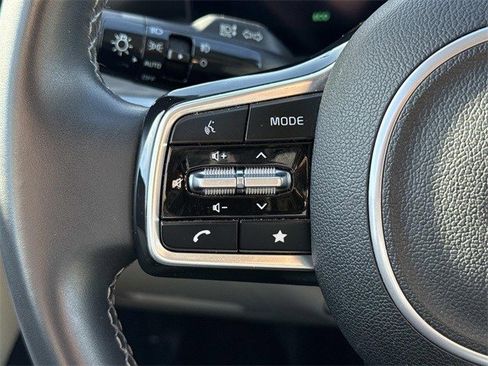 Used 2024 Kia Sorento SX image 25