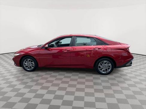 Certified 2024 Hyundai Elantra SEL FWD image 6